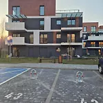 Ceglana Park- Prywatny Parking- Piekne Osiedle- Nowe Luksusowe Mieszkanie Z Biurkiem * Katovice