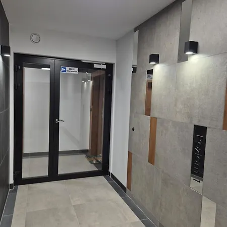Ceglana Park- Prywatny Parking- Piekne Osiedle- Nowe Luksusowe Mieszkanie Z Biurkiem *