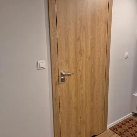 Ceglana Park- Prywatny Parking- Piekne Osiedle- Nowe Luksusowe Mieszkanie Z Biurkiem 아파트 *