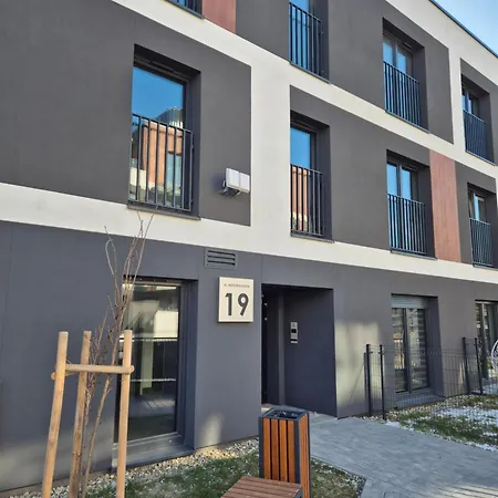 Ceglana Park- Prywatny Parking- Piekne Osiedle- Nowe Luksusowe Mieszkanie Z Biurkiem *