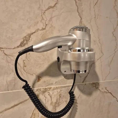 Ceglana Park Apartments- Lux- New- Priv Parking