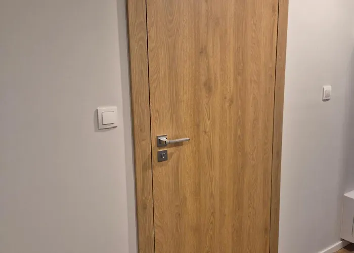 Ceglana Park- Prywatny Parking- Piekne Osiedle- Nowe Luksusowe Mieszkanie Z Biurkiem דירה *