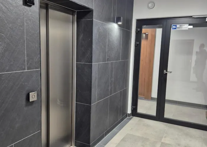 Ceglana Park- Prywatny Parking- Piekne Osiedle- Nowe Luksusowe Mieszkanie Z Biurkiem דירה קטוביץ