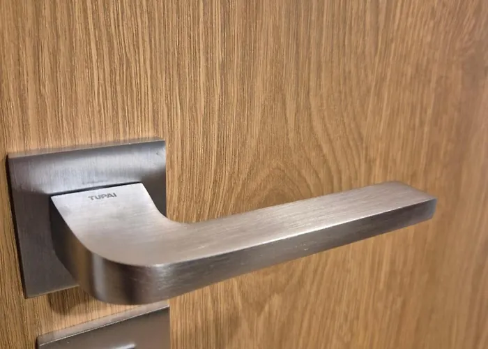 Ceglana Park- Prywatny Parking- Piekne Osiedle- Nowe Luksusowe Mieszkanie Z Biurkiem קטוביץ