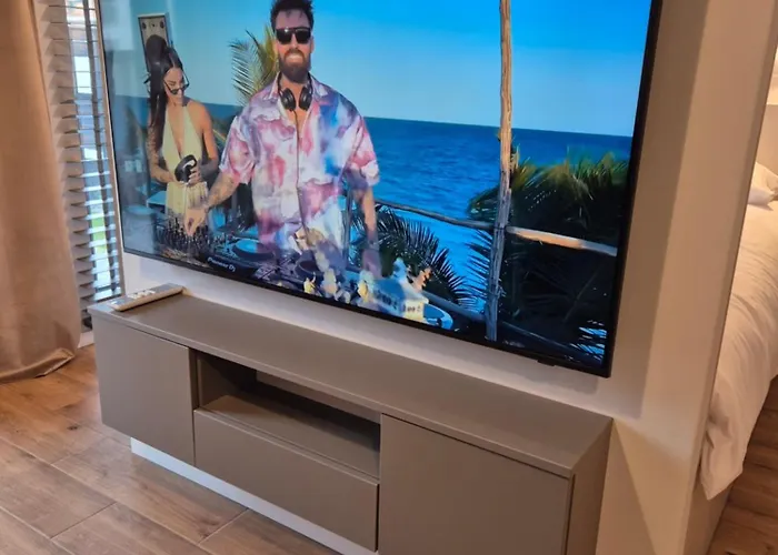 דירה Ceglana Park- Prywatny Parking- Piekne Osiedle- Nowe Luksusowe Mieszkanie Z Biurkiem קטוביץ