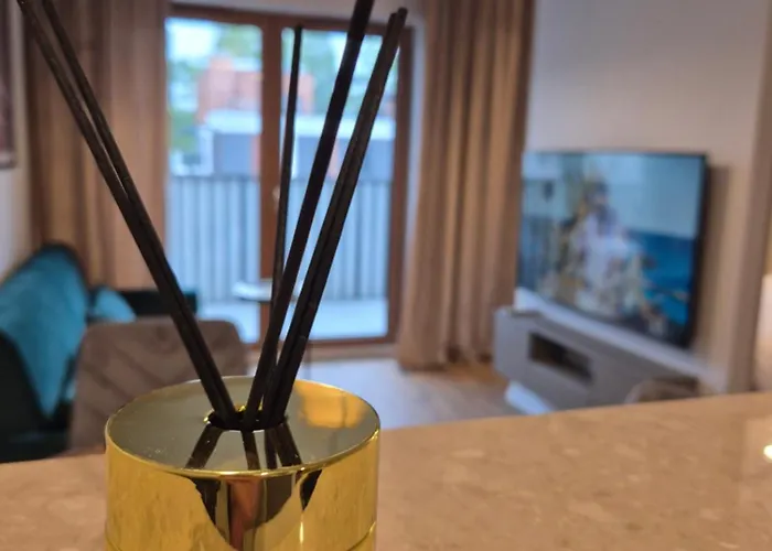 Ceglana Park- Prywatny Parking- Piekne Osiedle- Nowe Luksusowe Mieszkanie Z Biurkiem קטוביץ