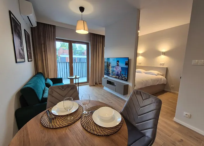 Ceglana Park- Prywatny Parking- Piekne Osiedle- Nowe Luksusowe Mieszkanie Z Biurkiem דירה *