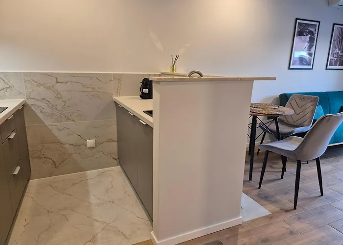 Ceglana Park- Prywatny Parking- Piekne Osiedle- Nowe Luksusowe Mieszkanie Z Biurkiem * קטוביץ