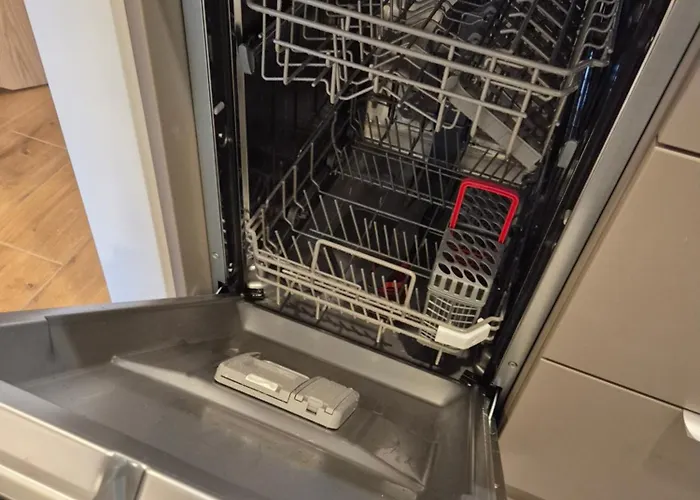 Ceglana Park- Prywatny Parking- Piekne Osiedle- Nowe Luksusowe Mieszkanie Z Biurkiem דירה קטוביץ