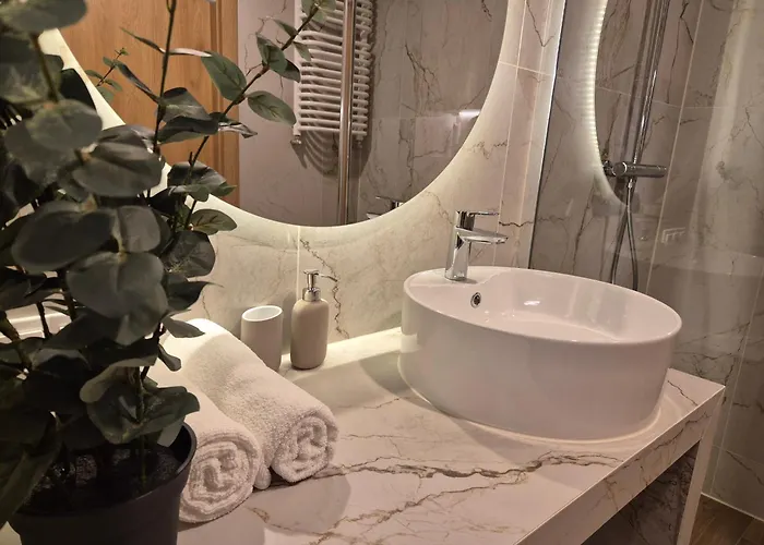 דירה Ceglana Park- Prywatny Parking- Piekne Osiedle- Nowe Luksusowe Mieszkanie Z Biurkiem *