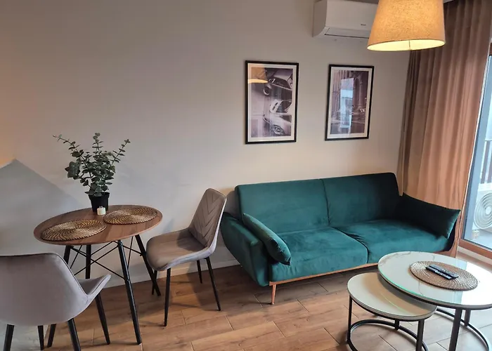 Ceglana Park- Prywatny Parking- Piekne Osiedle- Nowe Luksusowe Mieszkanie Z Biurkiem דירה